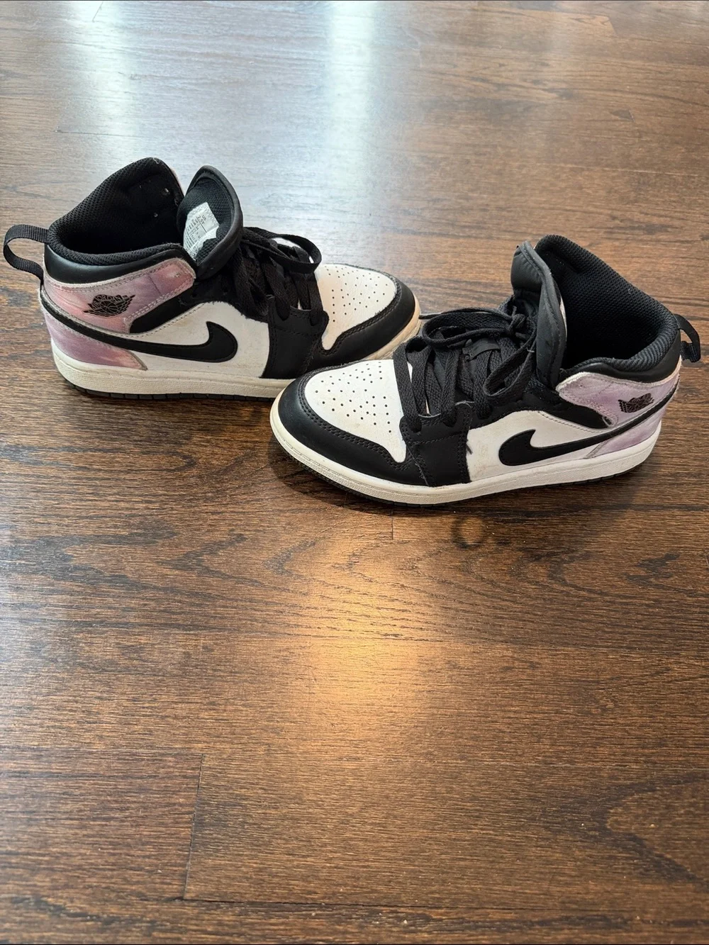 Nike Girls Air Jordan Black and White High-Top Sneakers Size 2.5